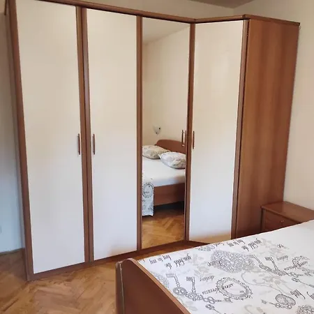 Apartment Mm Split
